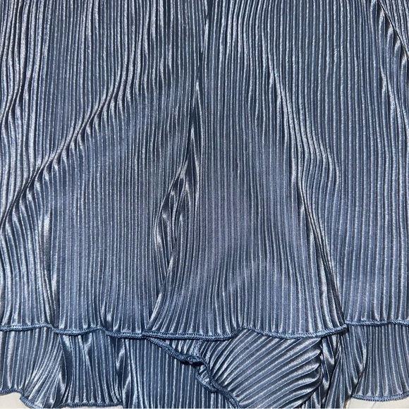 NWOT SHEIN PLISSE SHORTS - Picture 3 of 6